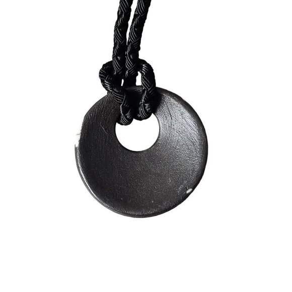 🏆266 Round Disc Pendant Necklace - Picture 3 of 3